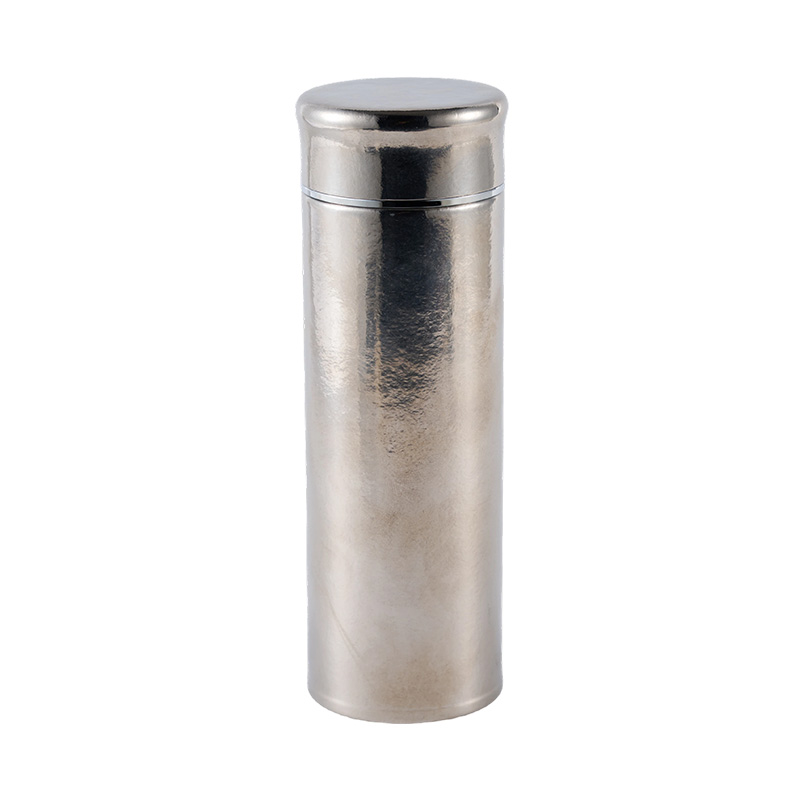Vaso de vidrio con aislamiento al vacío de titanio puro