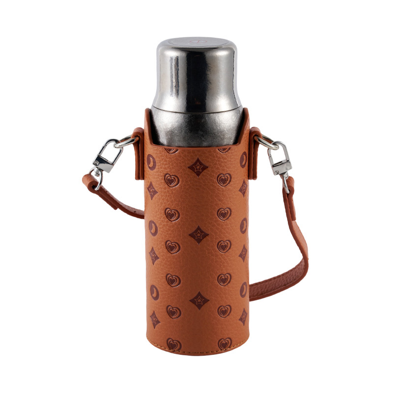 Taza con aislamiento de titanio puro de 550 ml con asa y tapa
